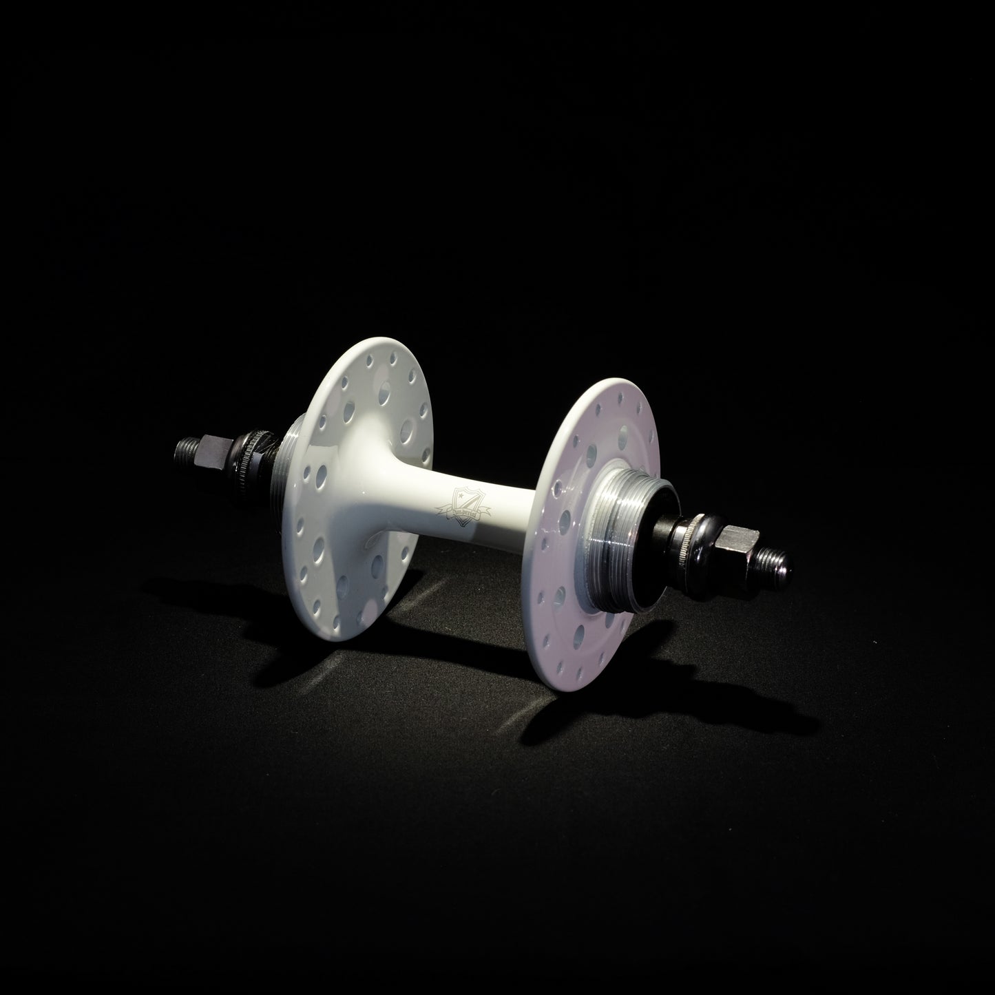 UA Imperial REAR HUB 32H WHITE